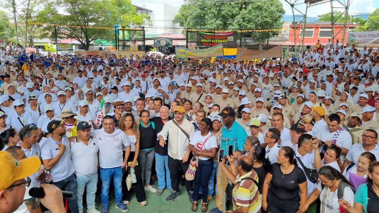 Entrega de Tierras en Puerto Salgar
